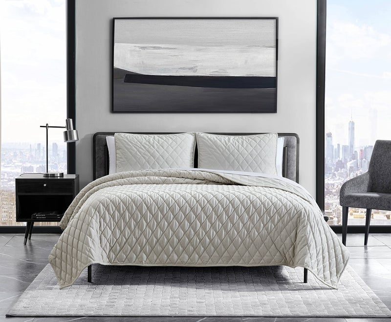 Vera Wang - Queen Quilt Set, Super Soft Bedding Set with Matching Shams, Modern Room Essentials (Diamond Velvet Natural, Queen) - Image 4